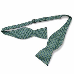 Vineyard Vines Martha’s Vineyard Silk Bow Tie Crab & Mallet Print-Preppy-Coastal
